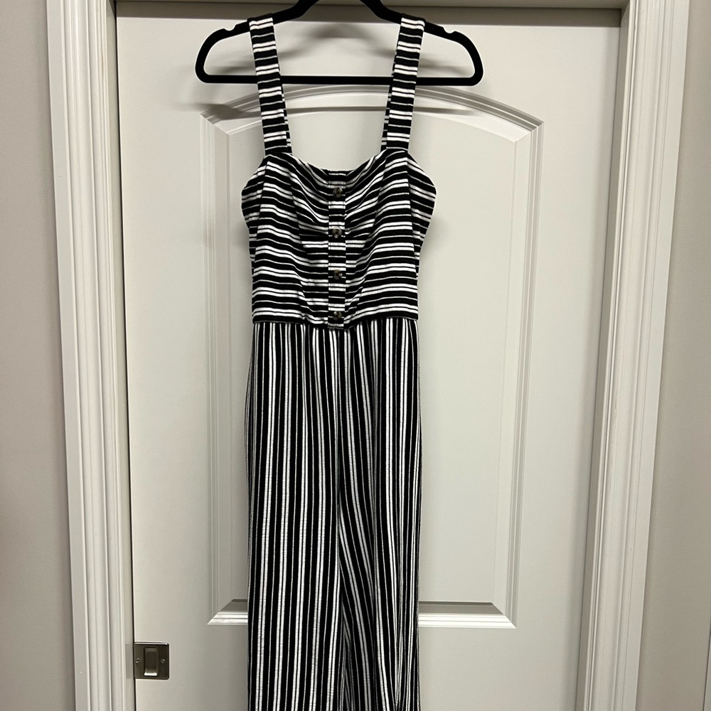 Xhiliration Black & White Striped Button-Front Jumpsuit | Size M